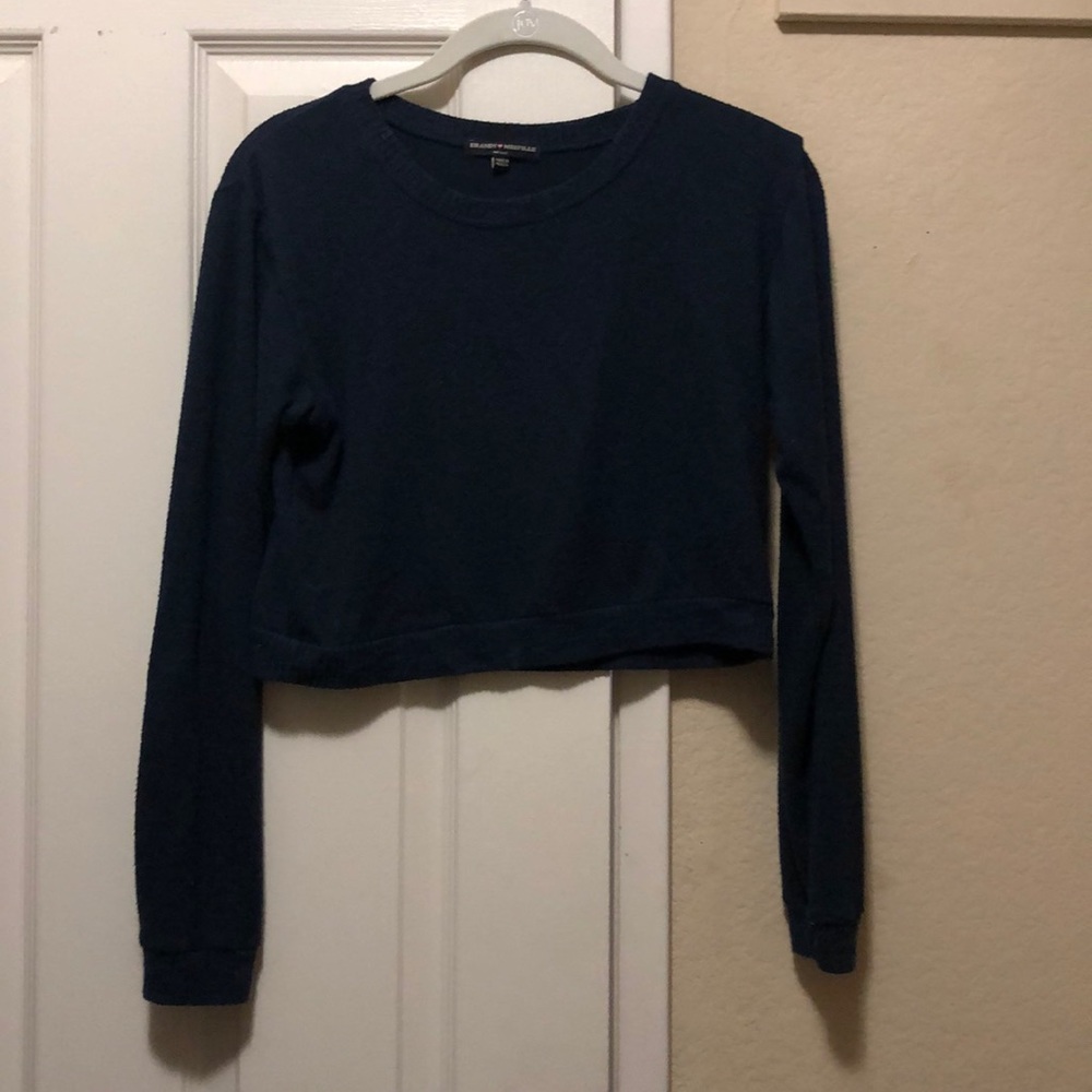 Brandy Melville cropped long sleeve/sweater
